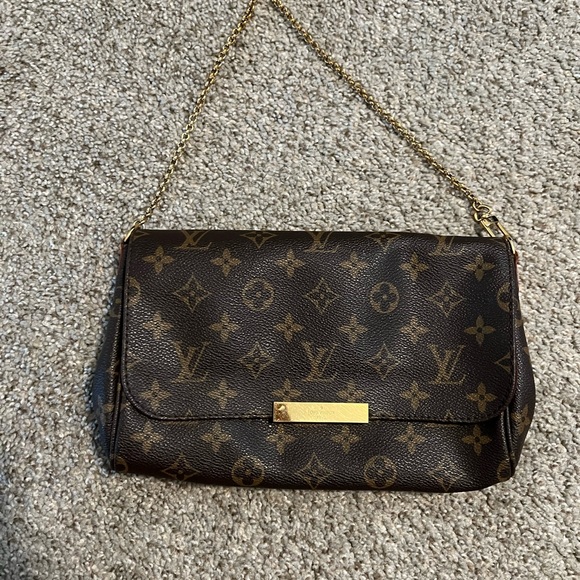 Louis Vuitton Monogram Canvas Favorite MM Shoulder Bag - Picture 5 of 5
